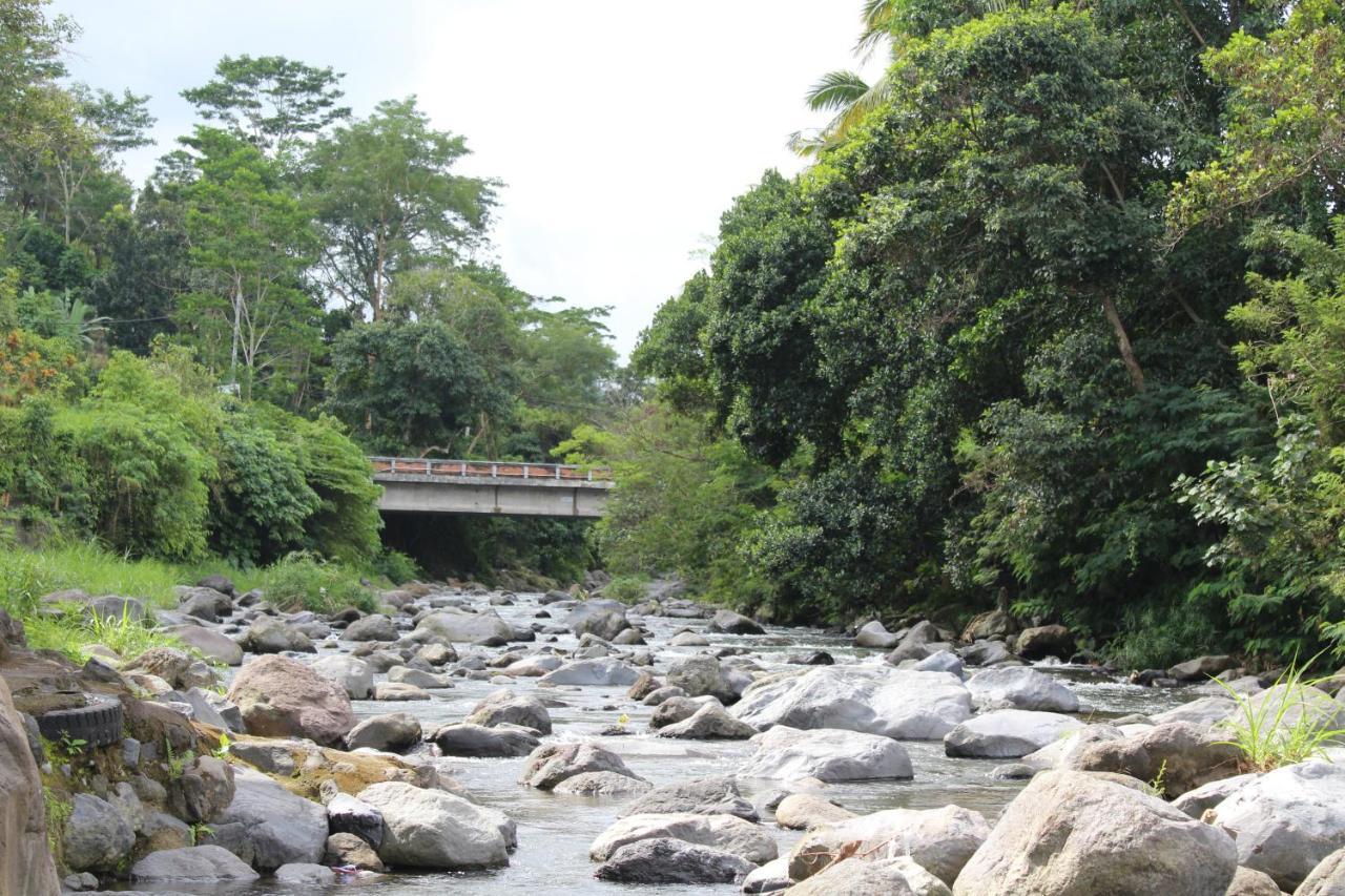 Pondok Tepi Sungai Sidemen  Buitenkant foto