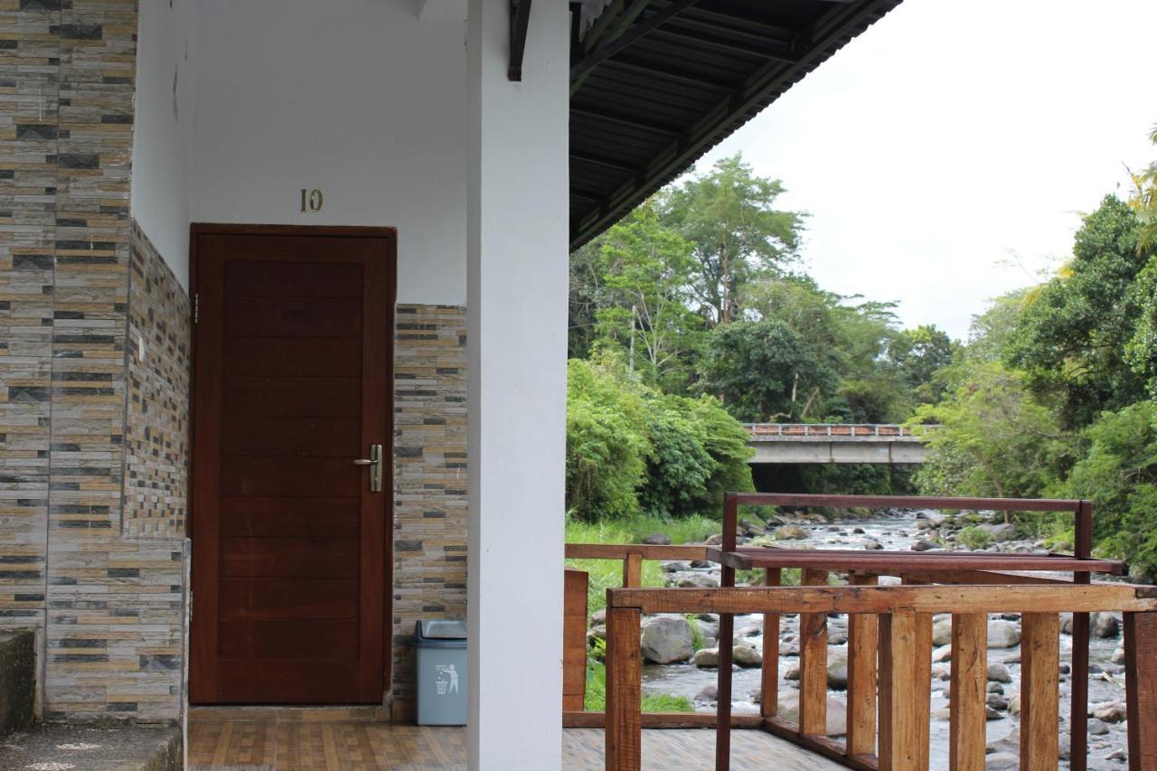 Pondok Tepi Sungai Sidemen  Buitenkant foto